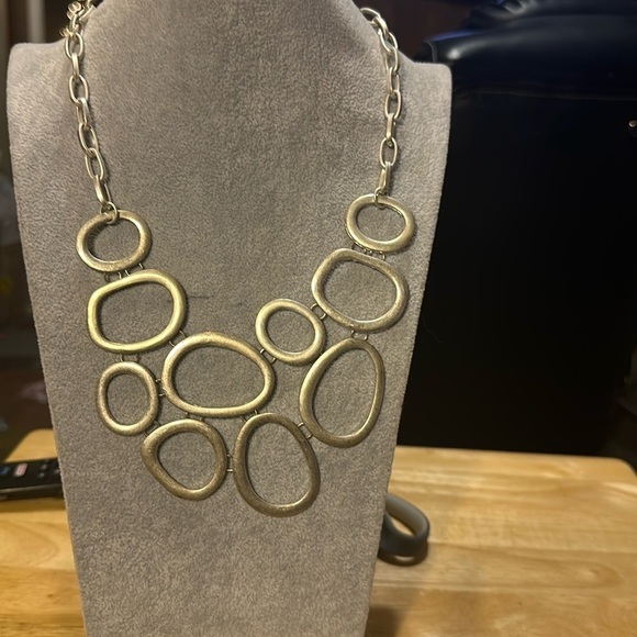 Beautiful silver tone necklace. This is a newer necklace very in style. - Picture 1 of 2